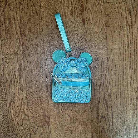 Loungefly Sequin Wristlet - Picture 1 of 5